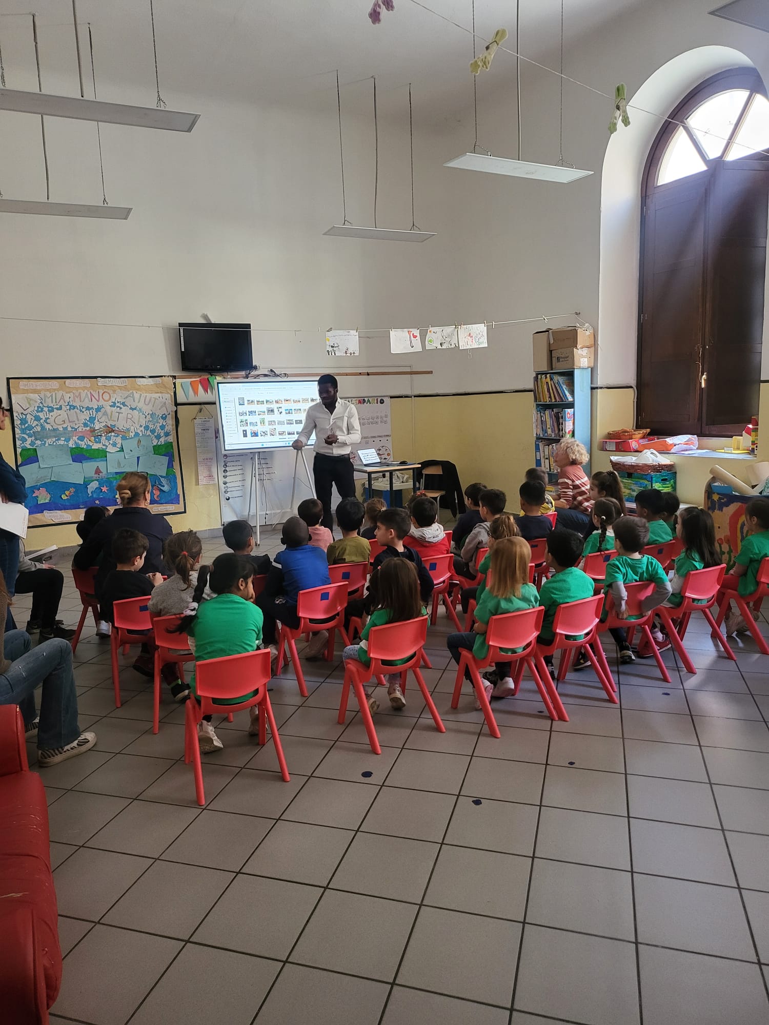 Incontro con lo scrittore nigeriano Olisa Nwabueze
