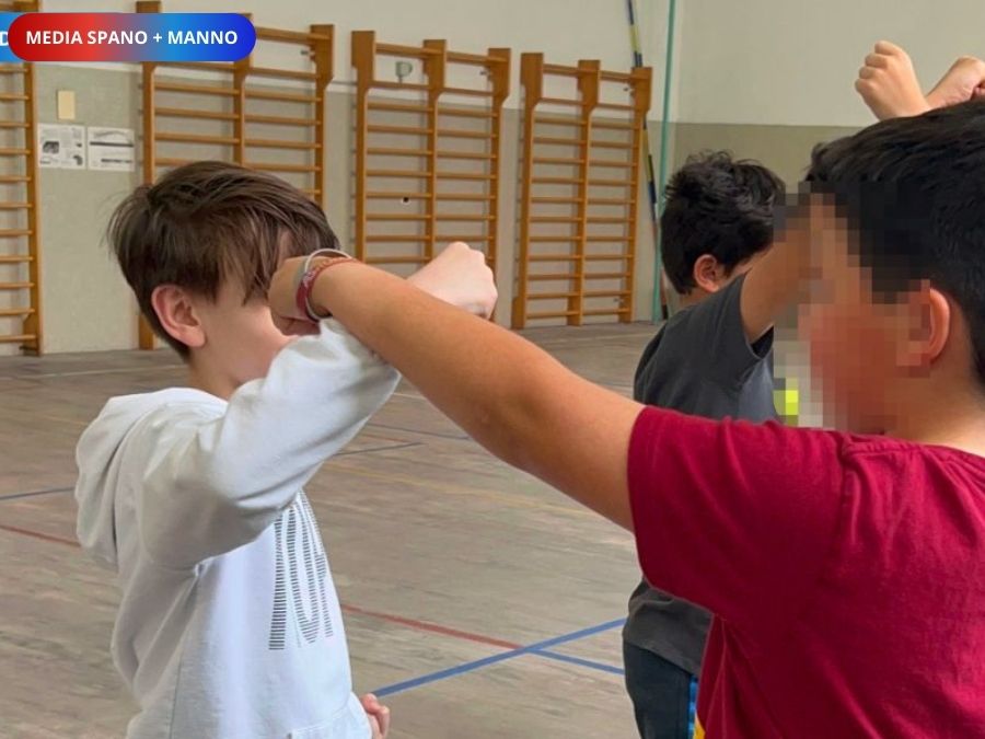 Le scuole medie Spano e Manno a lezione di Karate