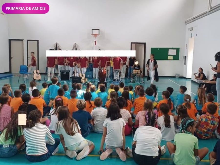 Primo giorno di scuola alla Primaria De Amicis di Cagliari: che accoglienza!